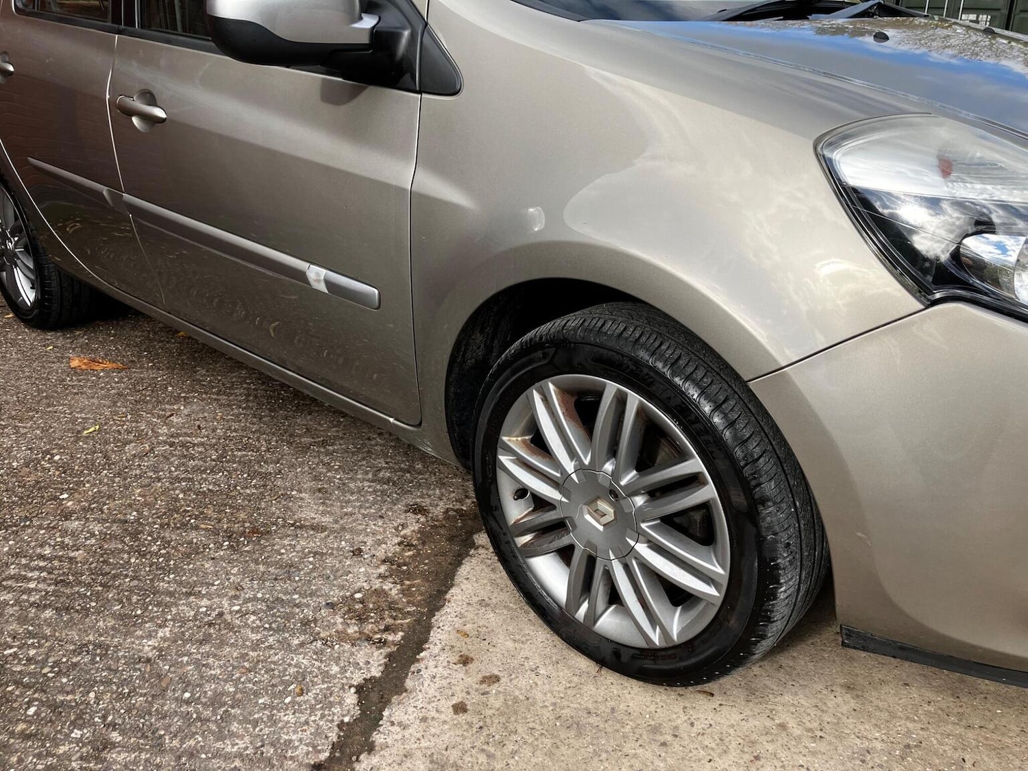 Used Renault Clio 2012 for sale - 76376948: Photo 14