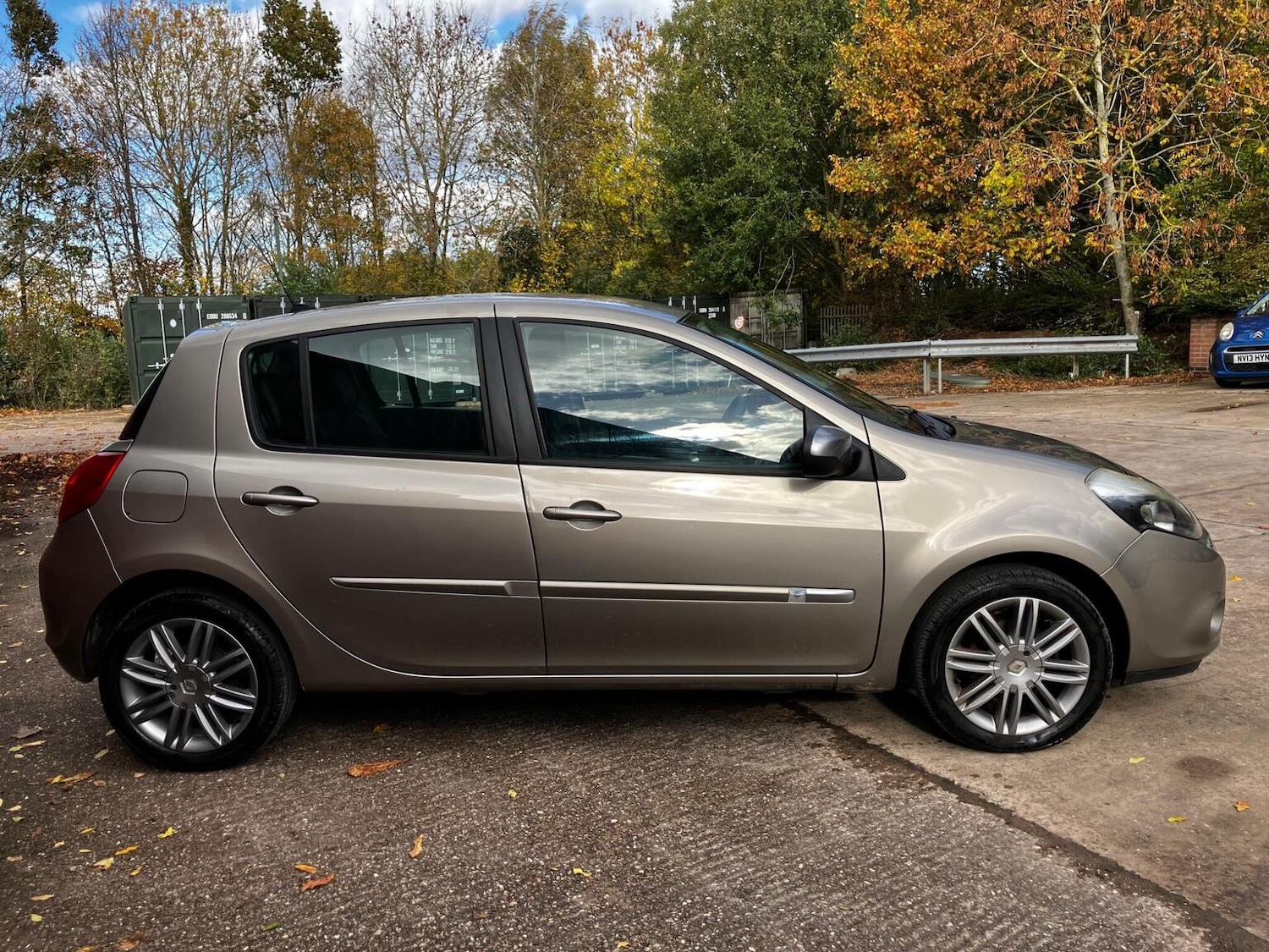 Used Renault Clio 2012 for sale - 76376948: Photo 15