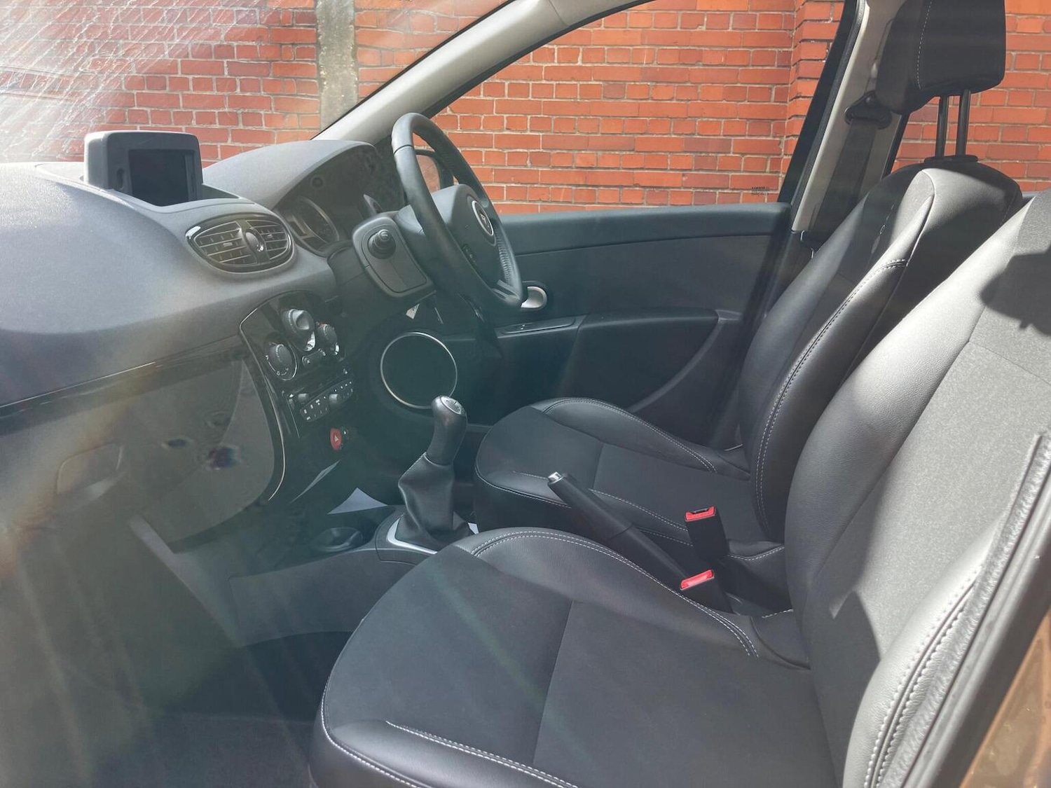 Used Renault Clio 2012 for sale - 76376948: Photo 24