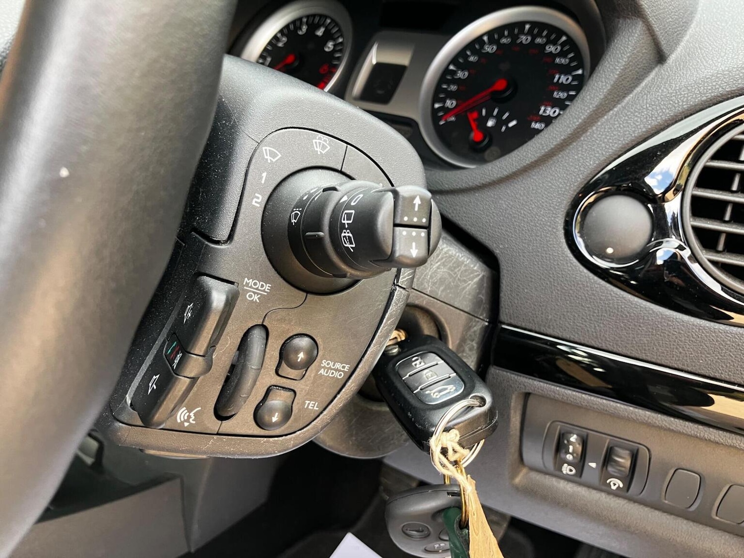 Used Renault Clio 2012 for sale - 76376948: Photo 5