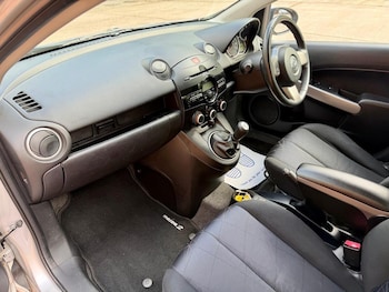 Used Mazda Mazda2 2011 for sale - 78758854: Photo