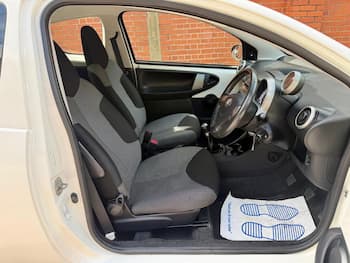 Used Toyota AYGO 2013 for sale - 79731903: Photo