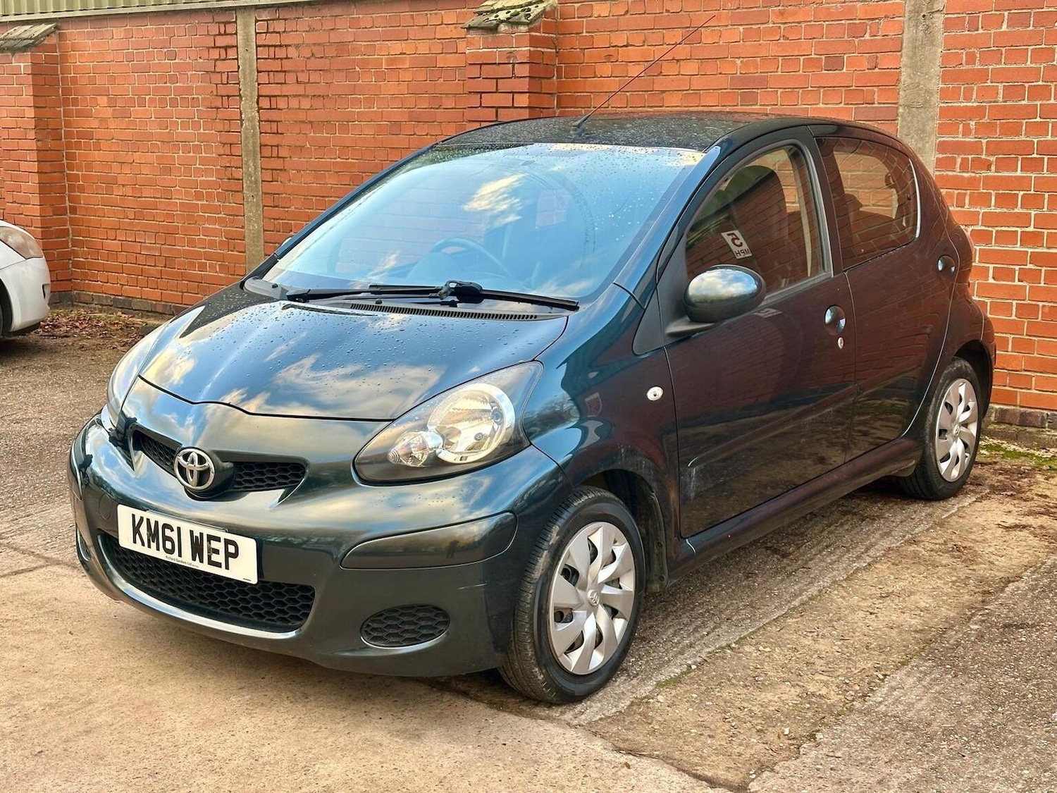 Used Toyota AYGO 2011 for sale - 77093923: Photo 15