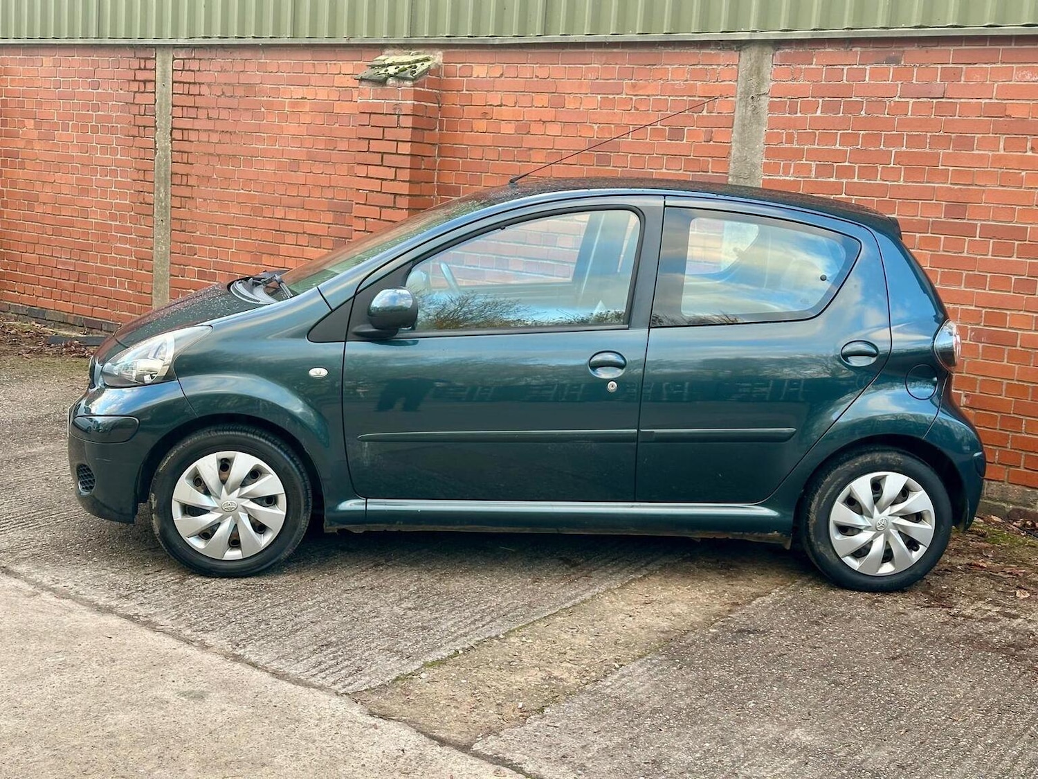 Used Toyota AYGO 2011 for sale - 77093923: Photo 16