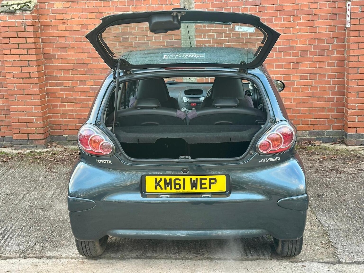 Used Toyota AYGO 2011 for sale - 77093923: Photo 22