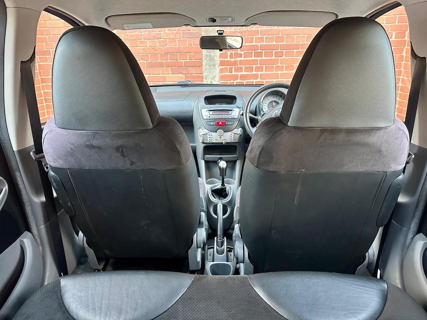 Used Toyota AYGO 2011 for sale - 77093923: Photo 25