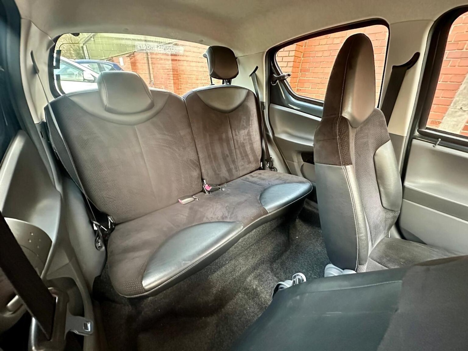 Used Toyota AYGO 2011 for sale - 77093923: Photo 6