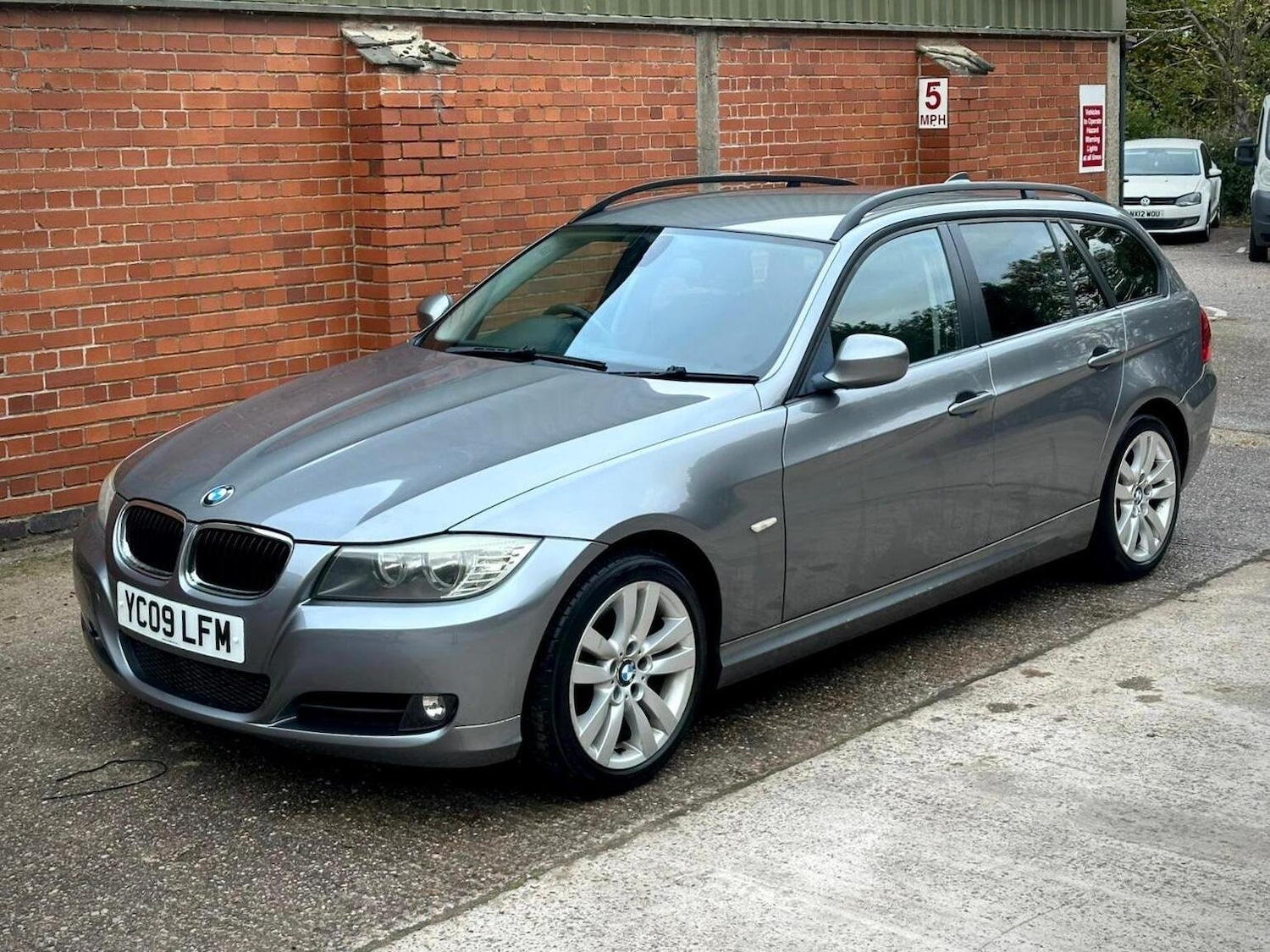 Used BMW 3 Series 2009 for sale - 76324748: Photo 1