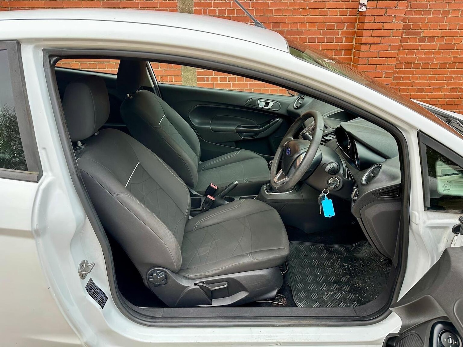 Used Ford Fiesta 2014 for sale - 77053714: Photo 3