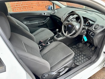 Used Ford Fiesta 2014 for sale - 77053714: Photo