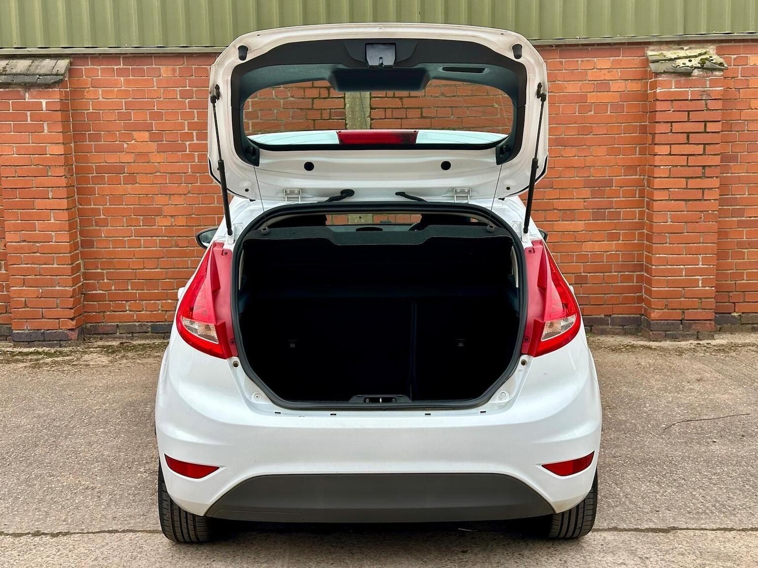 Used Ford Fiesta 2011 for sale - 77997209: Photo 18