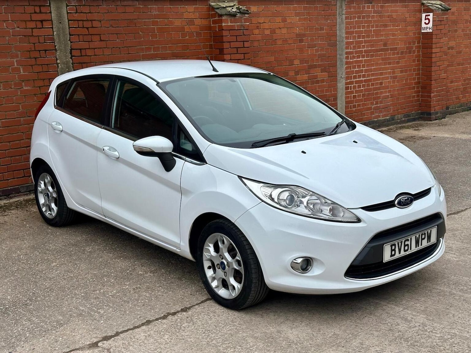 Used Ford Fiesta 2011 for sale - 77997209: Photo 2