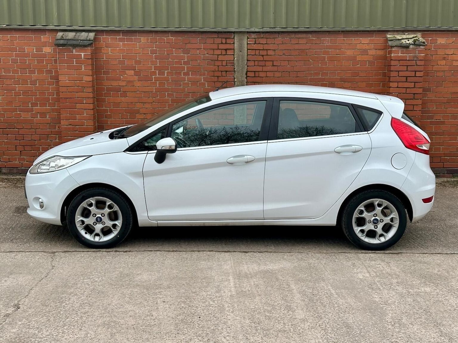 Used Ford Fiesta 2011 for sale - 77997209: Photo 23
