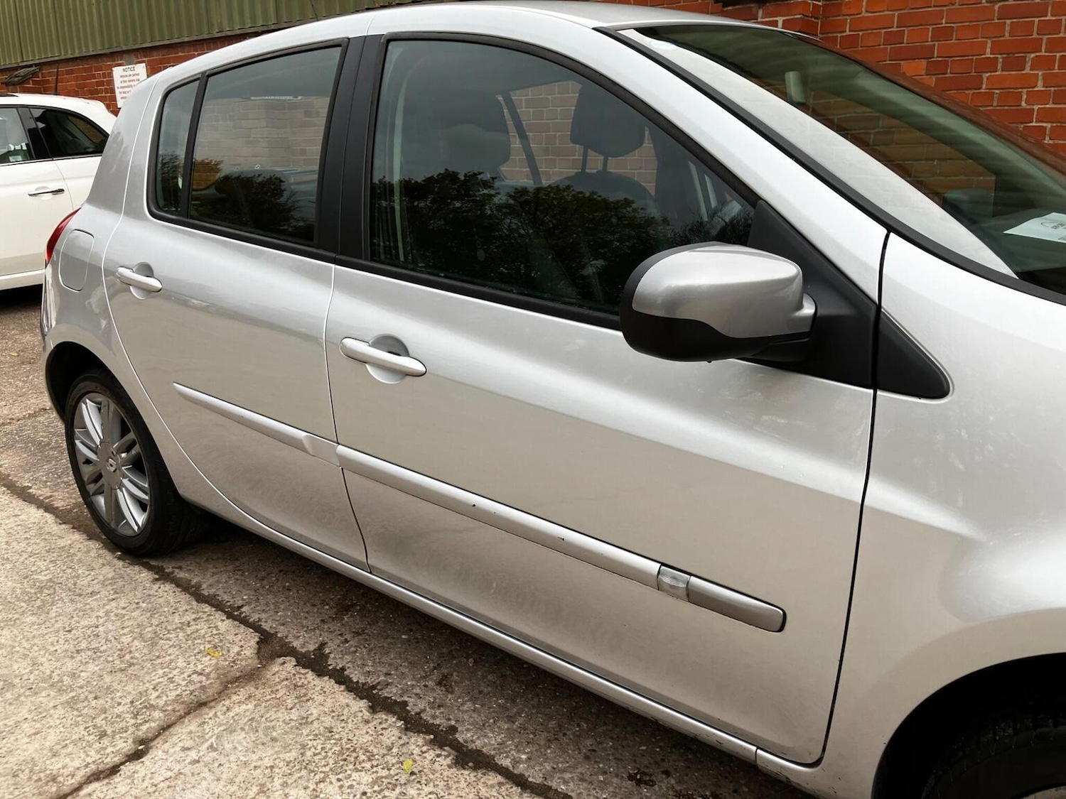 Used Renault Clio 2013 for sale - 76588458: Photo 16