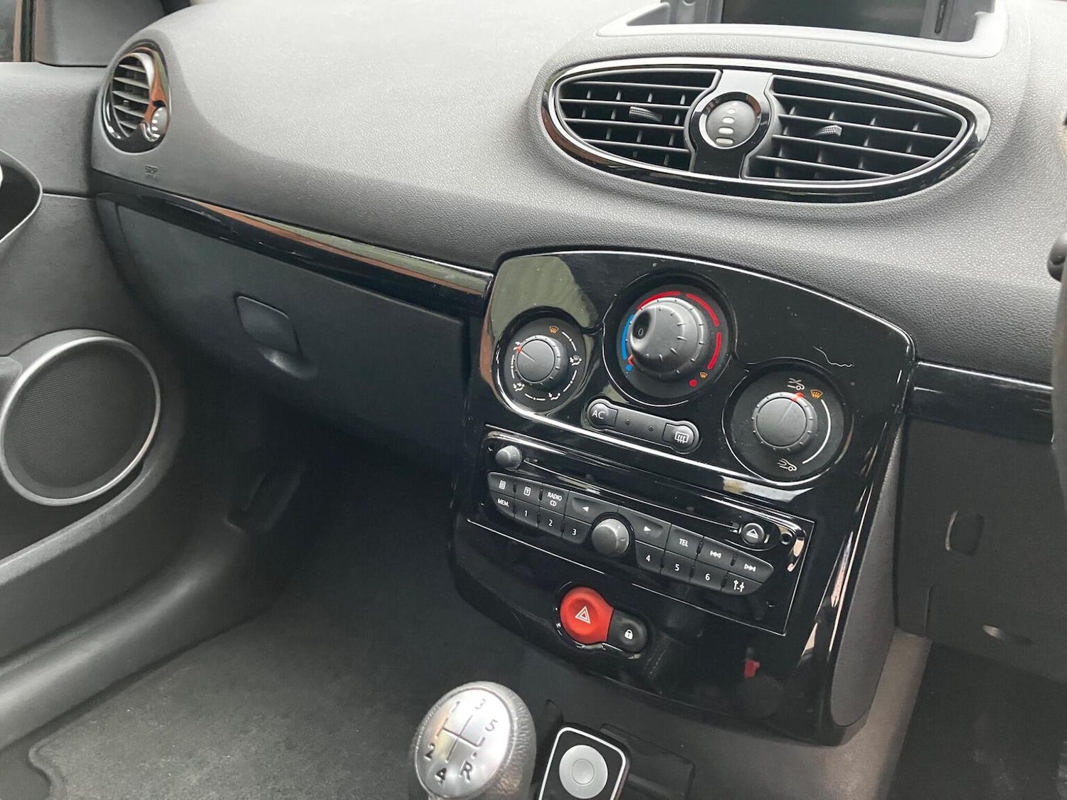 Used Renault Clio 2013 for sale - 76588458: Photo 8