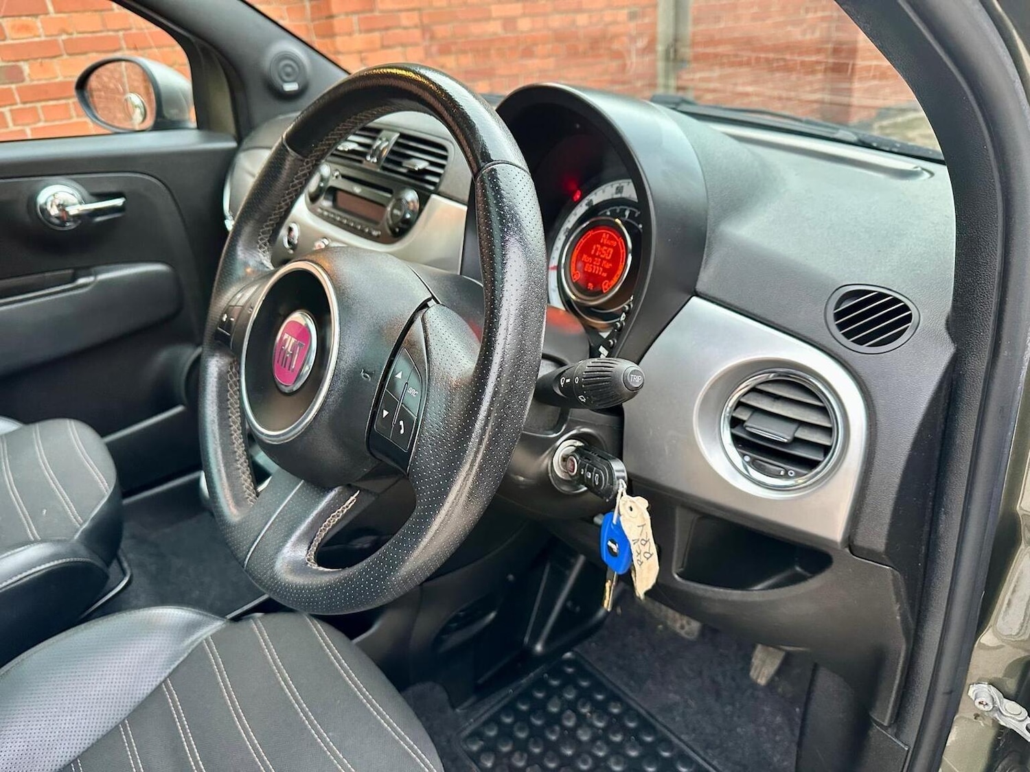 Used Fiat 500 2011 for sale - 77997270: Photo 6