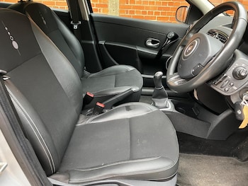 Used Renault Clio 2011 for sale - 75904304: Photo