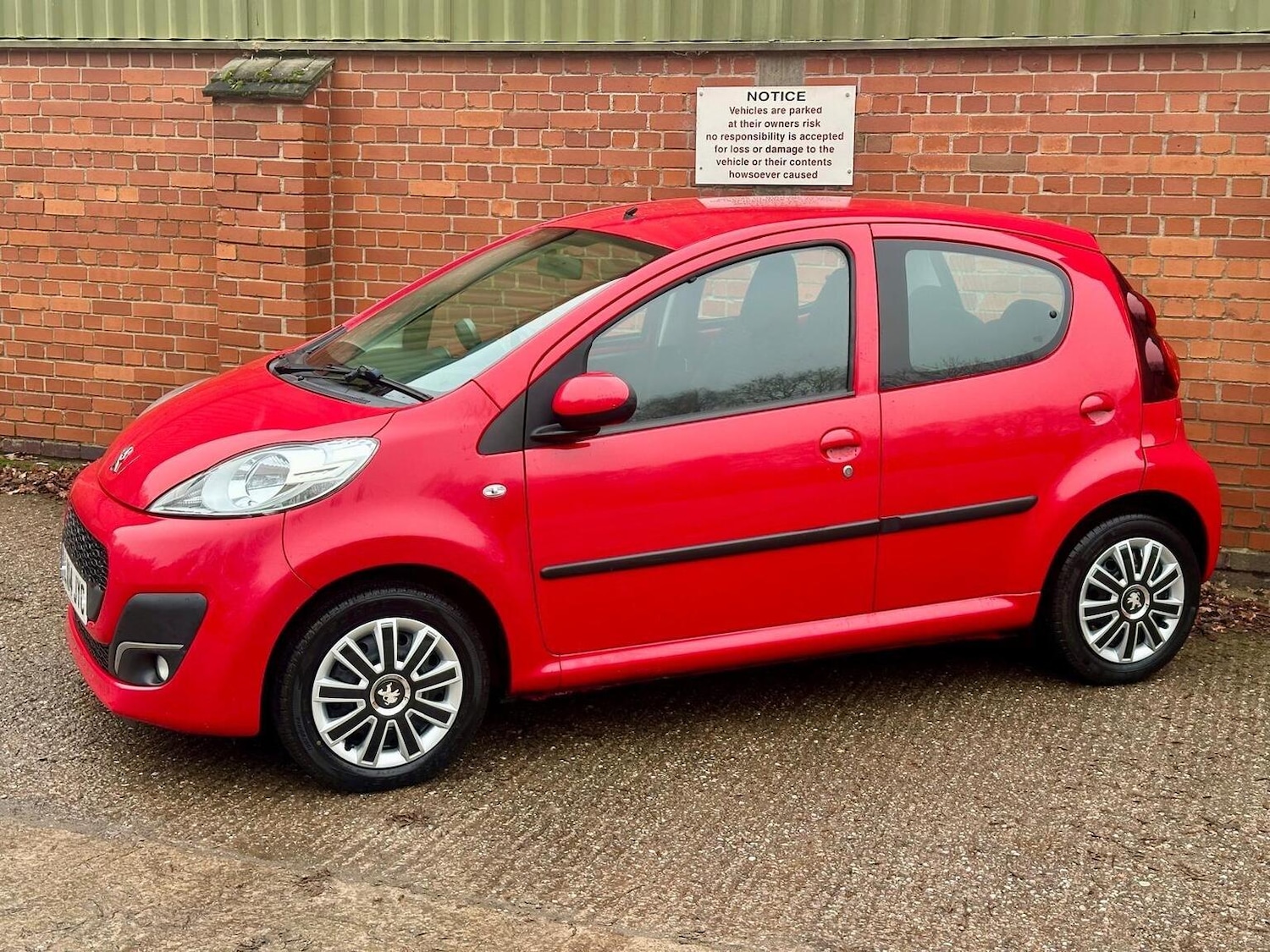 Used Peugeot 107 2014 for sale - 77148219: Photo 18
