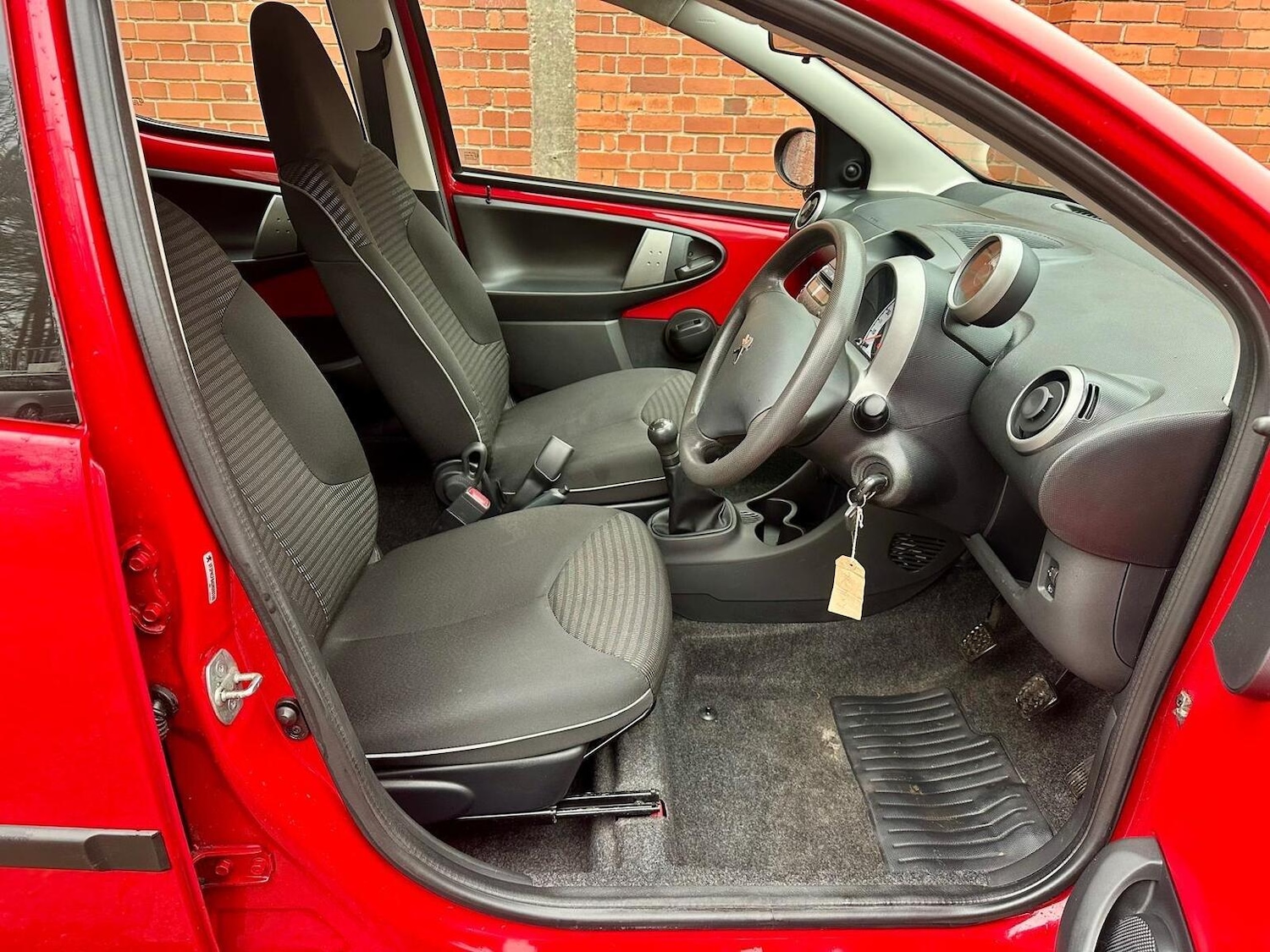 Used Peugeot 107 2014 for sale - 77148219: Photo 4