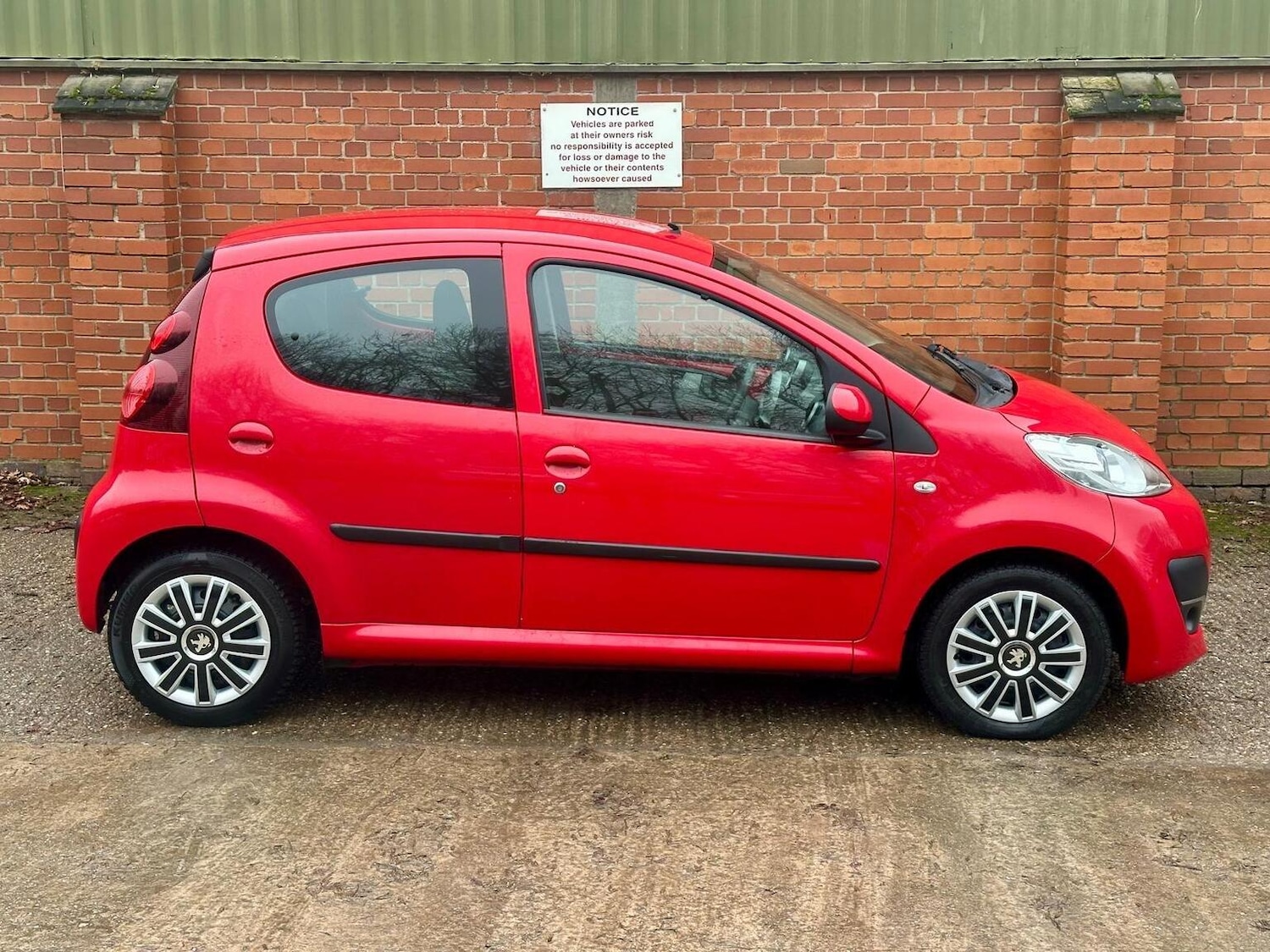 Used Peugeot 107 2014 for sale - 77148219: Photo 8