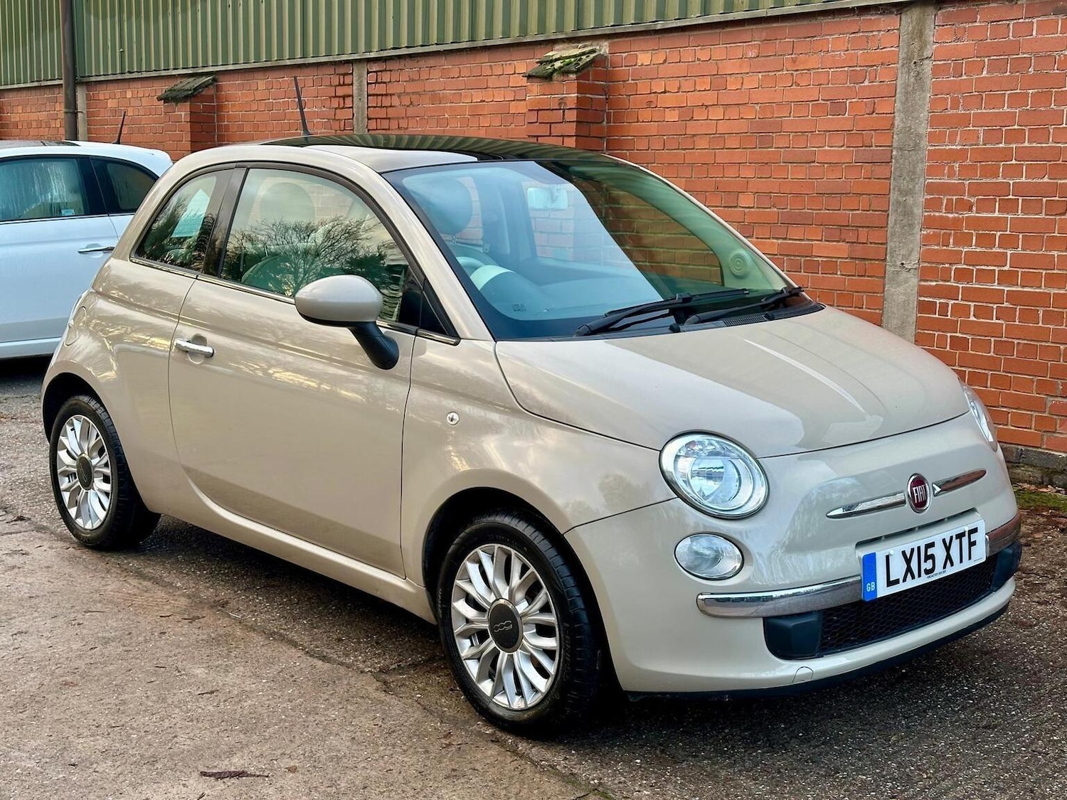 Used Fiat 500 2015 for sale - 76918440: Photo 2