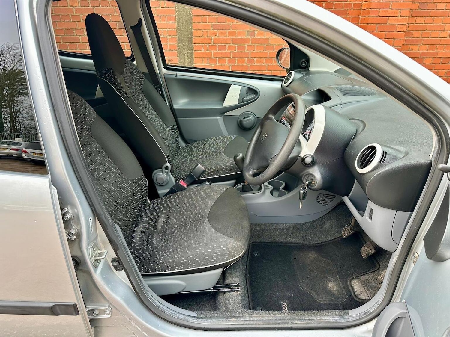 Used Peugeot 107 2011 for sale - 77195472: Photo 4