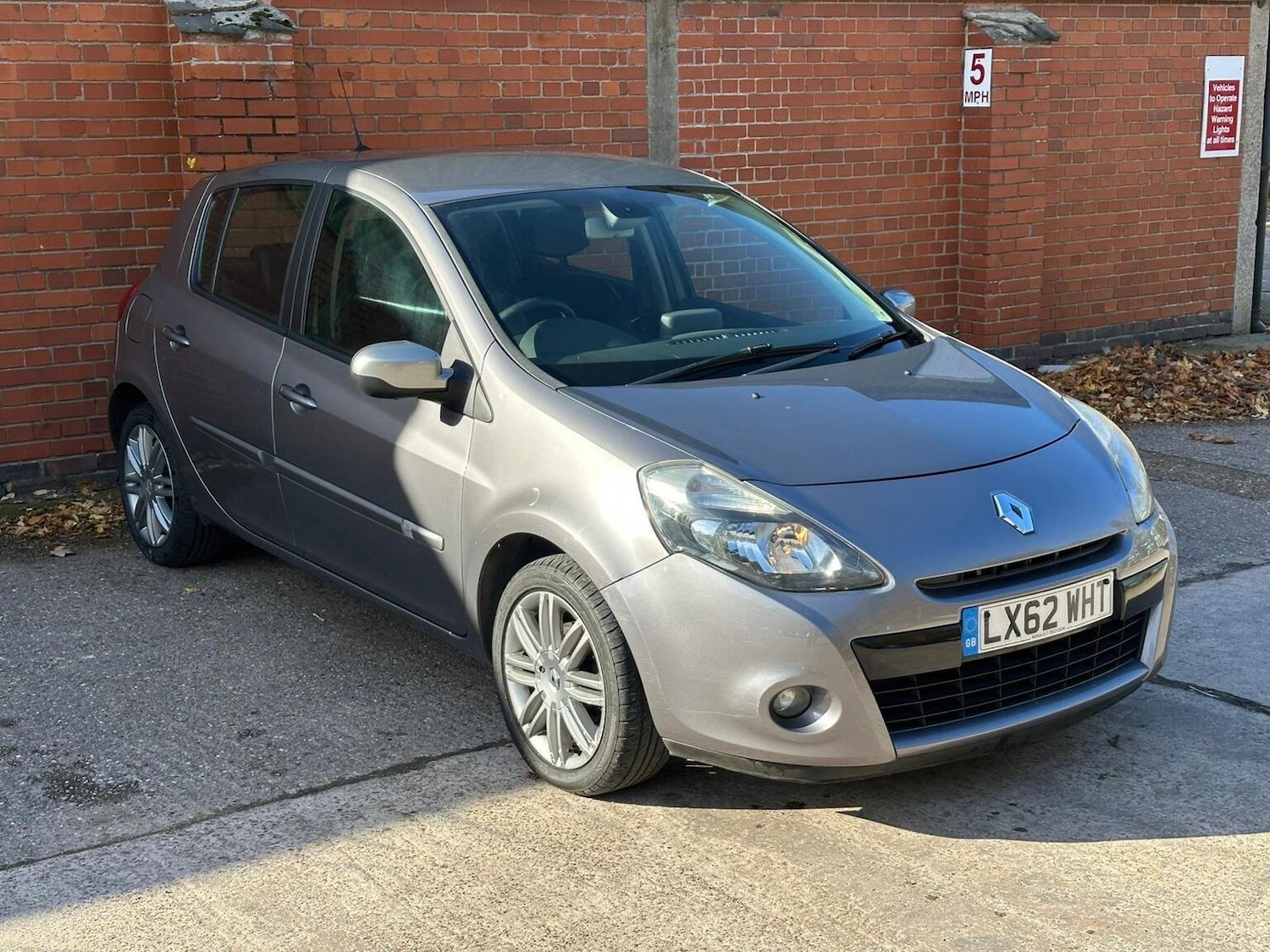 Used Renault Clio 2012 for sale - 76421876: Photo 12
