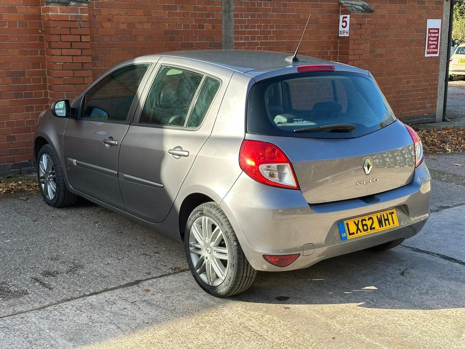 Used Renault Clio 2012 for sale - 76421876: Photo 14