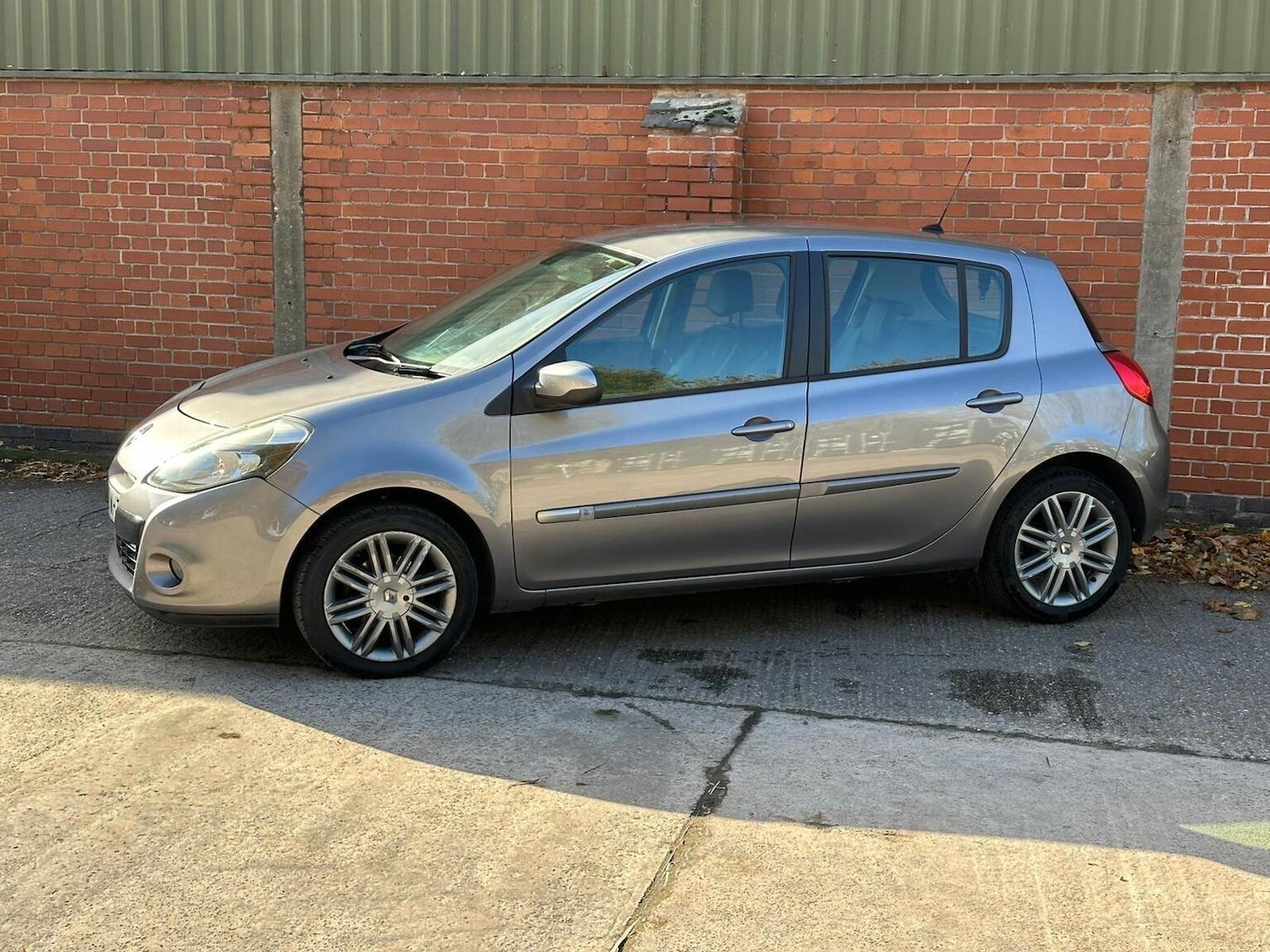 Used Renault Clio 2012 for sale - 76421876: Photo 15