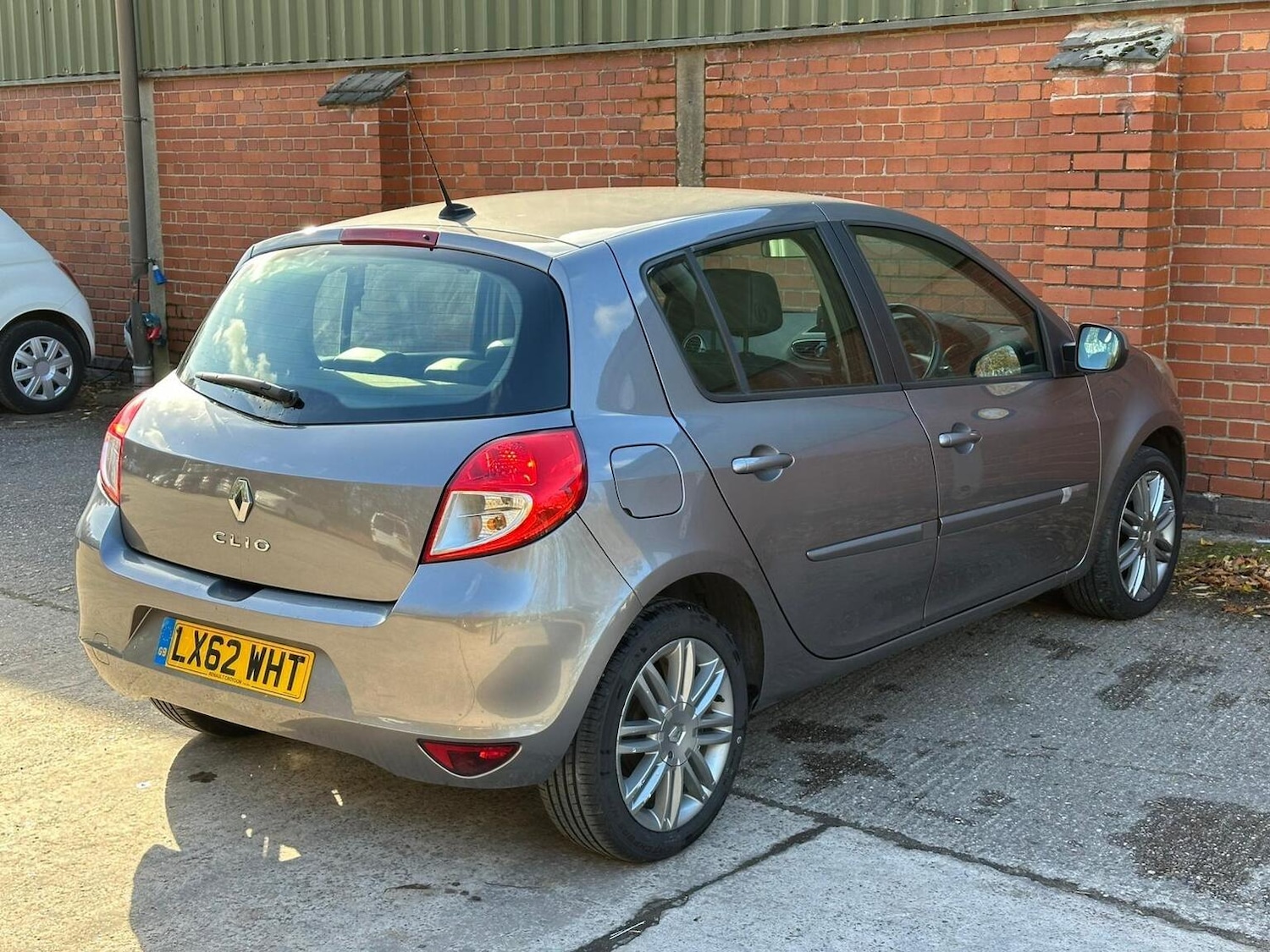 Used Renault Clio 2012 for sale - 76421876: Photo 17