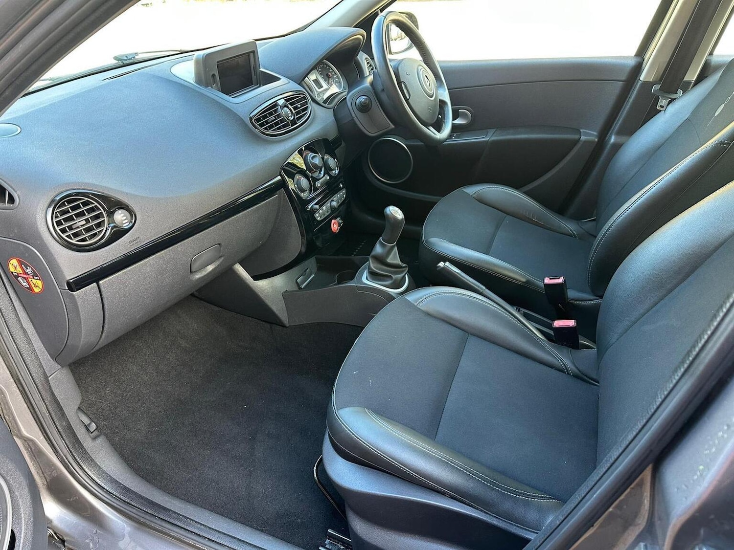 Used Renault Clio 2012 for sale - 76421876: Photo 21