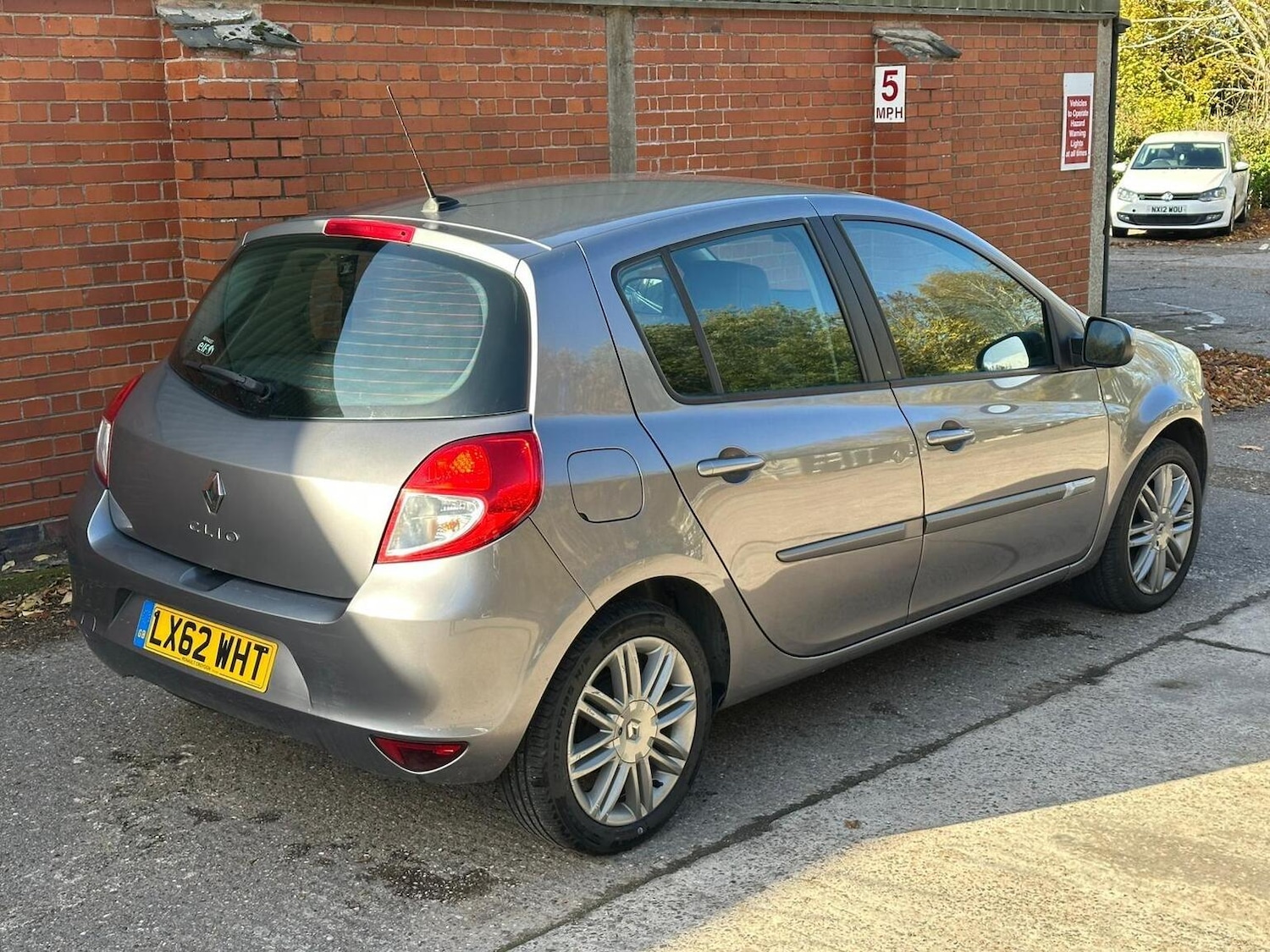 Used Renault Clio 2012 for sale - 76421876: Photo 24