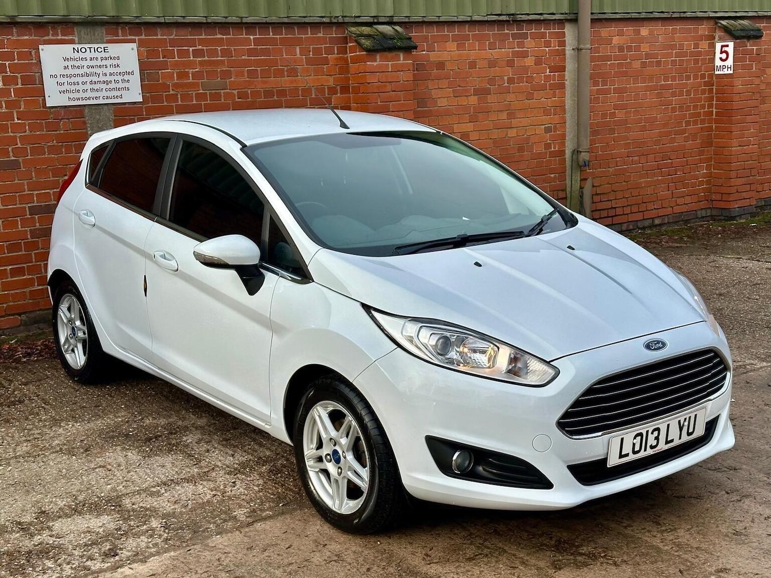 Used Ford Fiesta 2013 for sale - 77201330: Photo 2