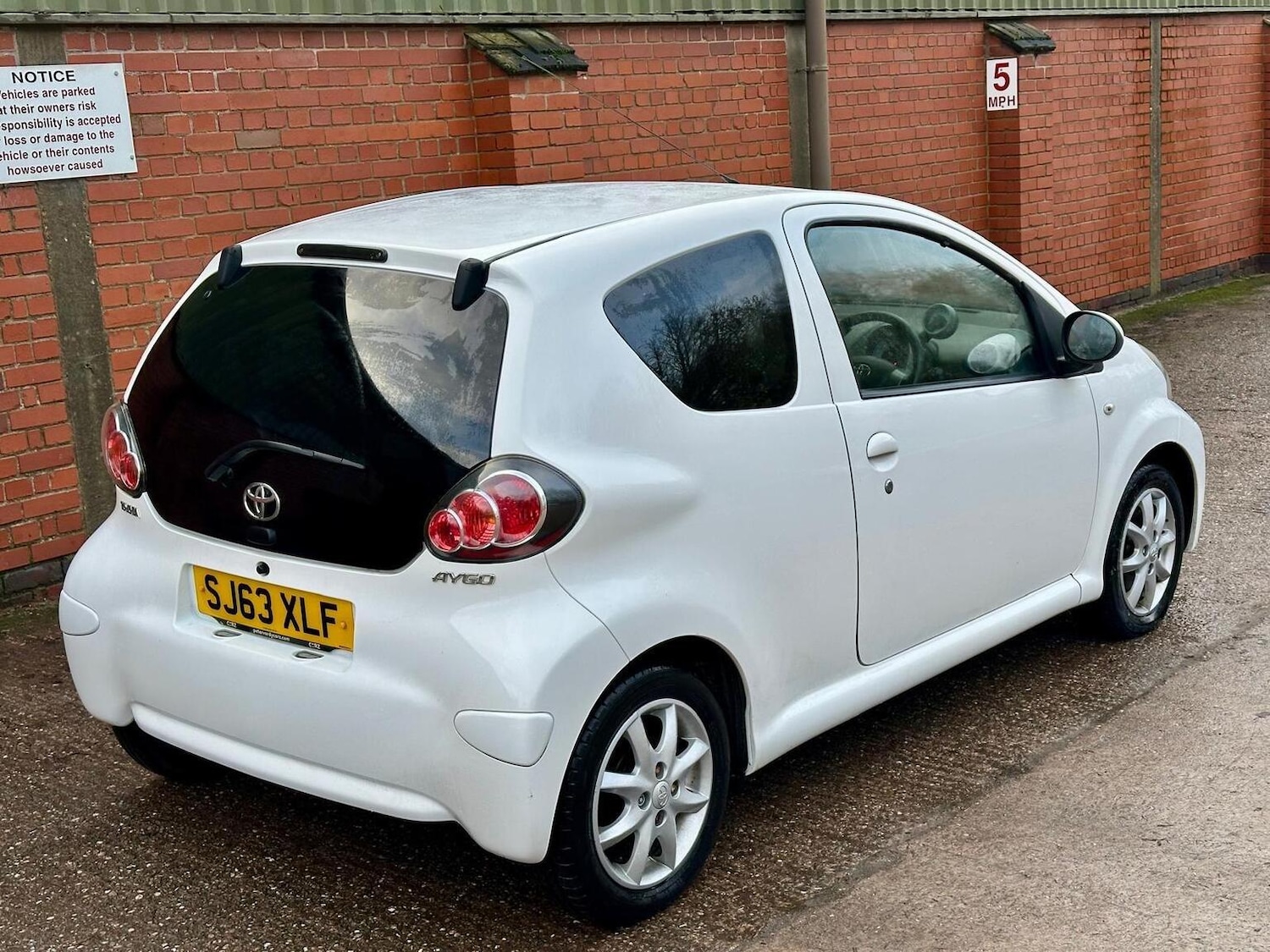 Used Toyota AYGO 2013 for sale - 77391901: Photo 10