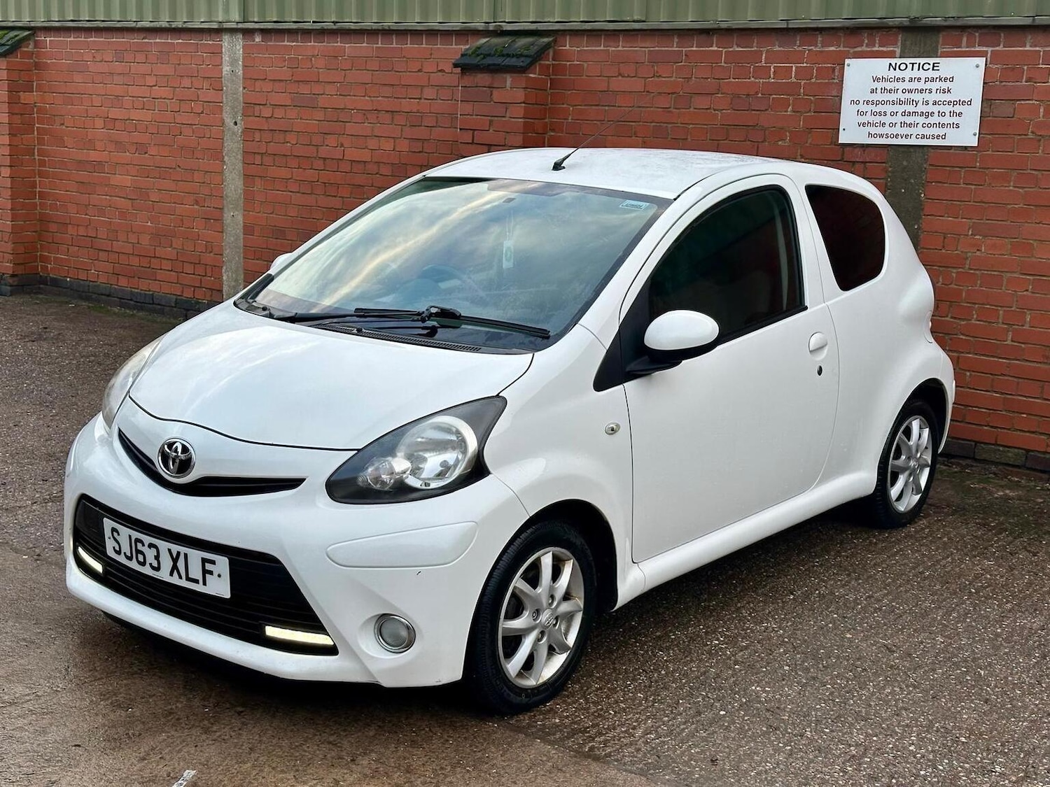 Used Toyota AYGO 2013 for sale - 77391901: Photo 13