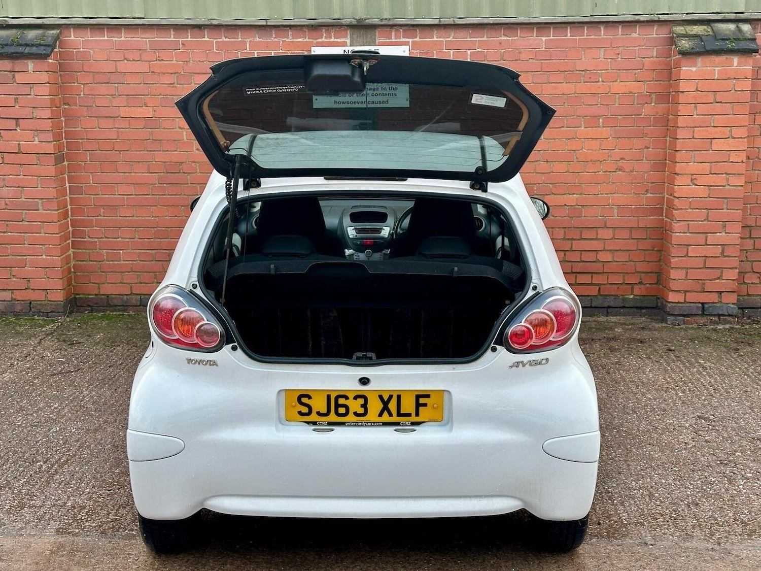 Used Toyota AYGO 2013 for sale - 77391901: Photo 18