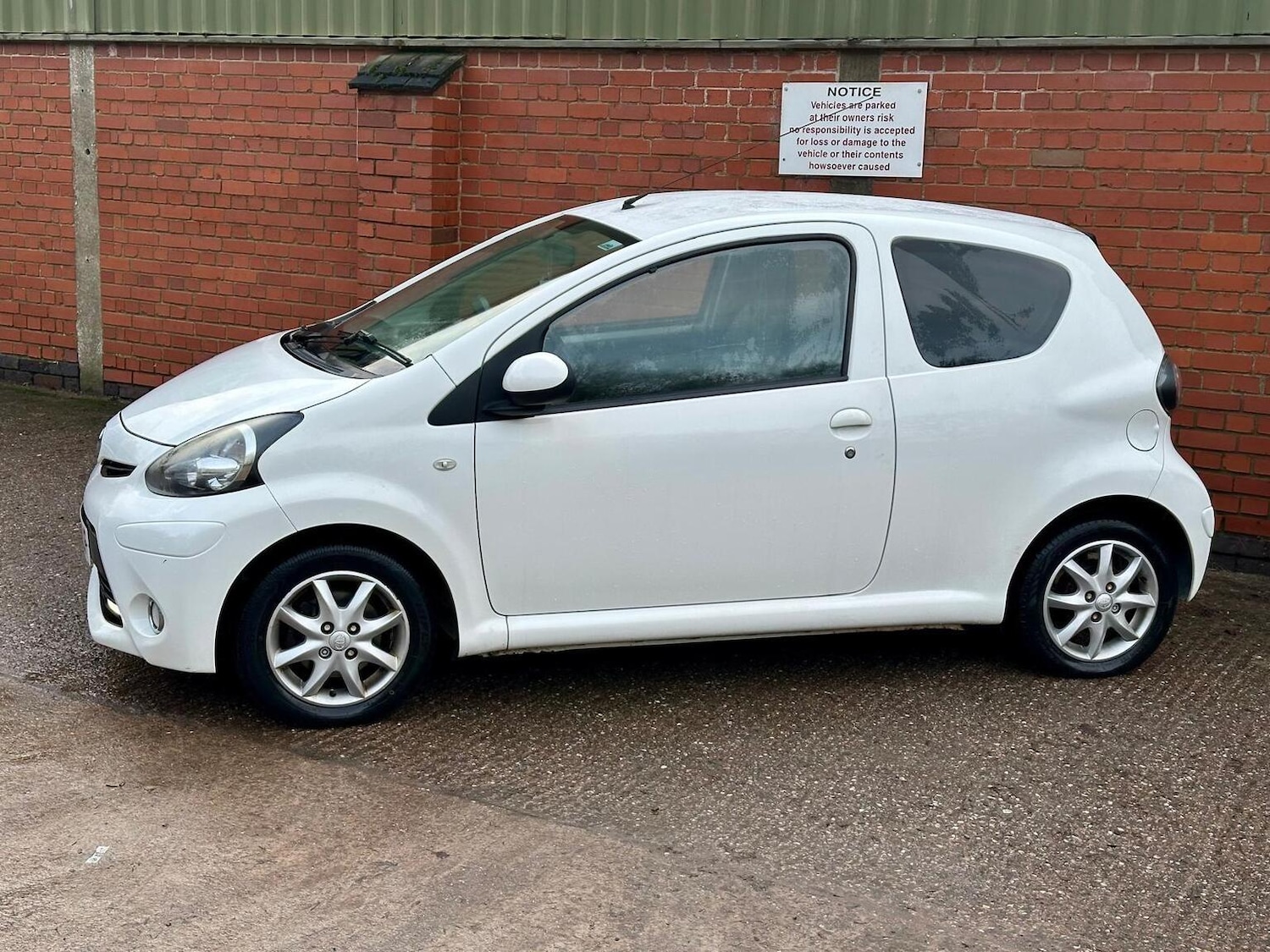 Used Toyota AYGO 2013 for sale - 77391901: Photo 23