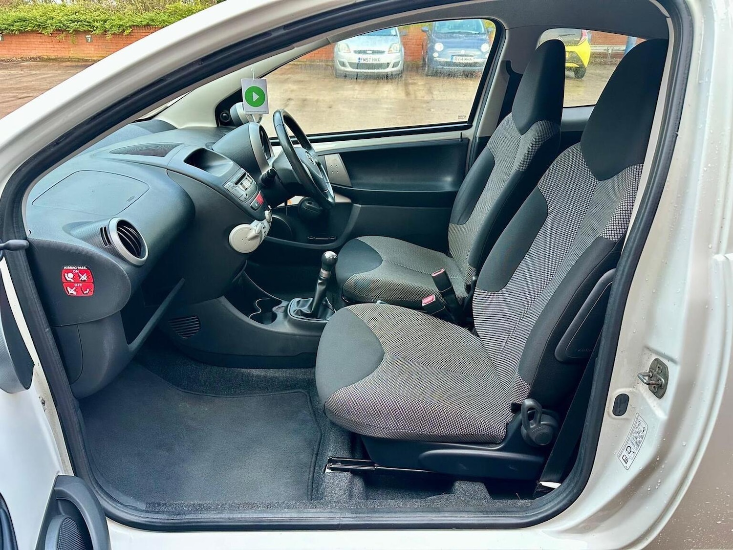 Used Toyota AYGO 2013 for sale - 77391901: Photo 8