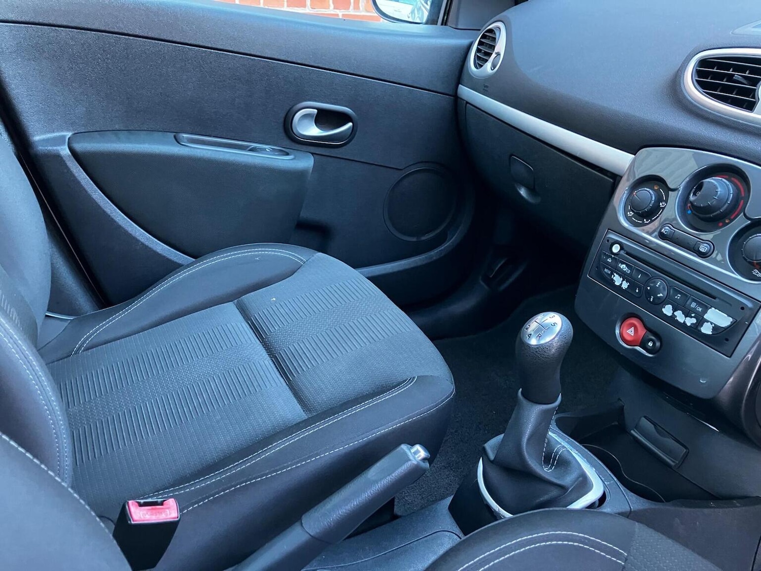 Used Renault Clio 2011 for sale - 76379000: Photo 12