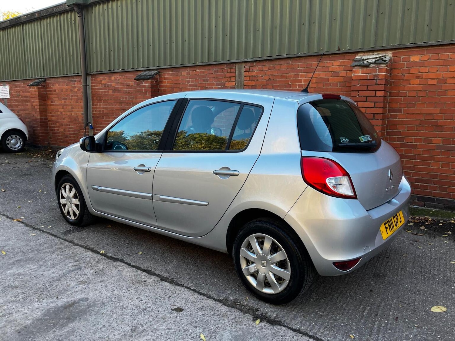 Used Renault Clio 2011 for sale - 76379000: Photo 18