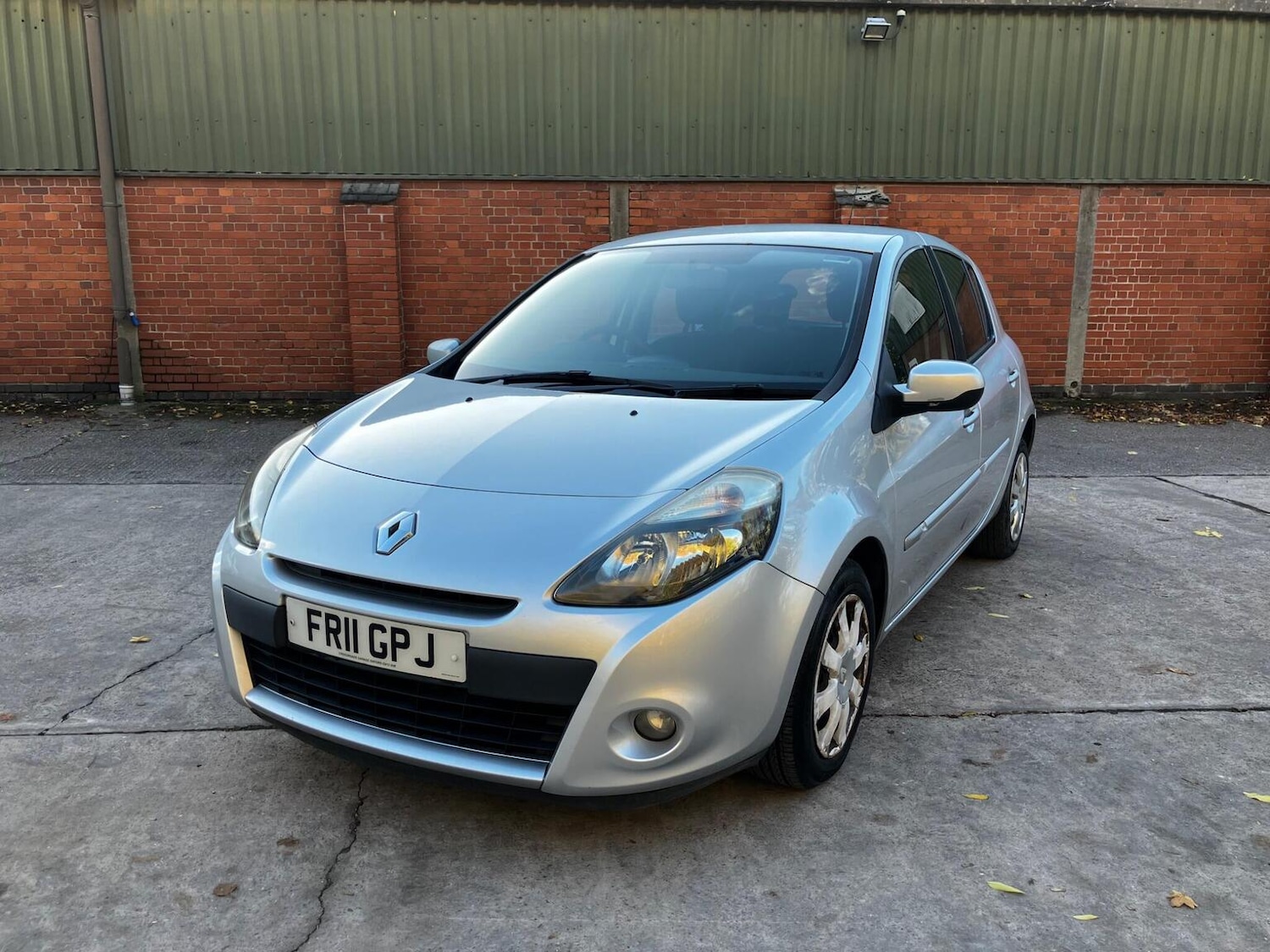Used Renault Clio 2011 for sale - 76379000: Photo 19