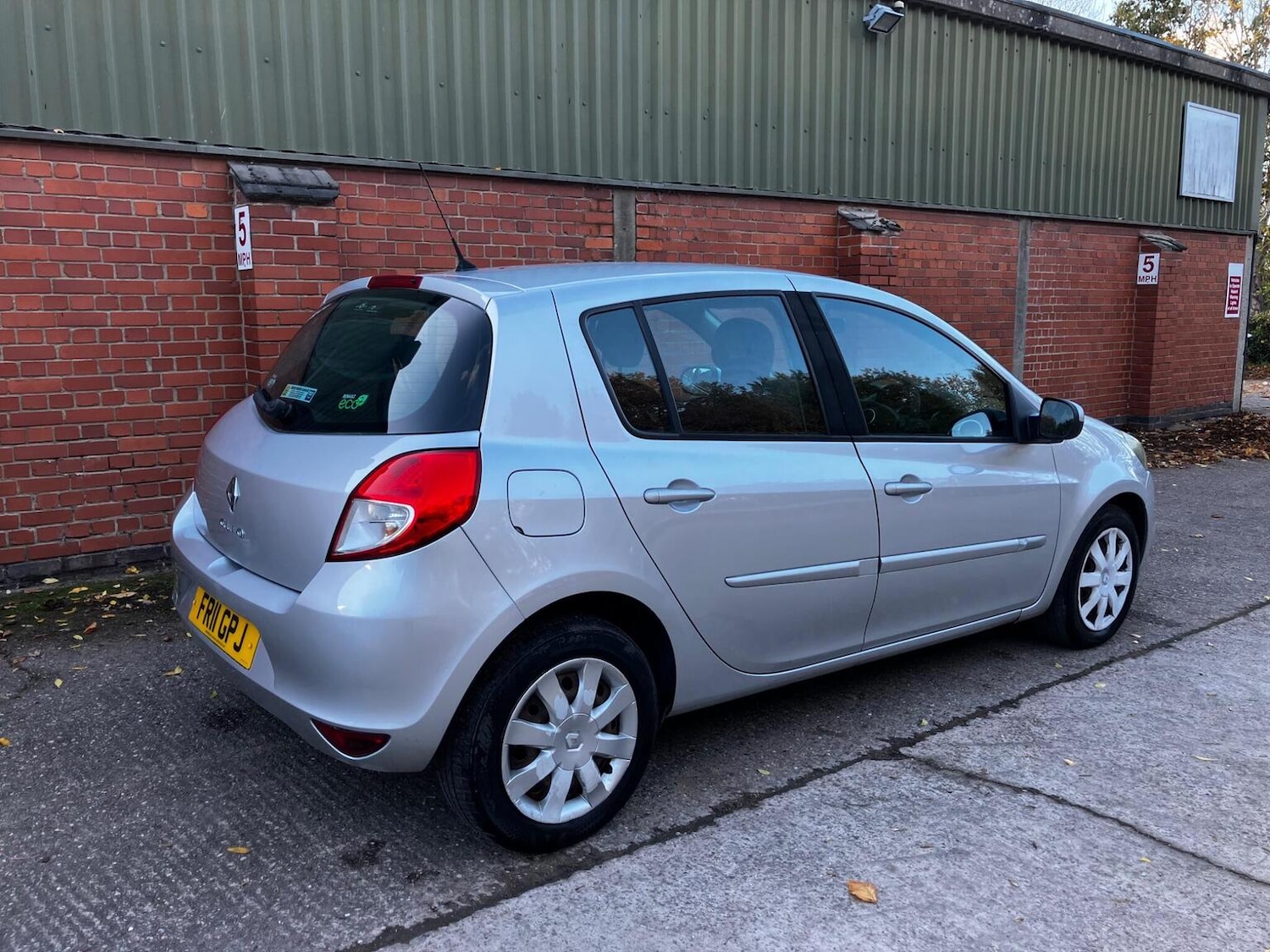 Used Renault Clio 2011 for sale - 76379000: Photo 8