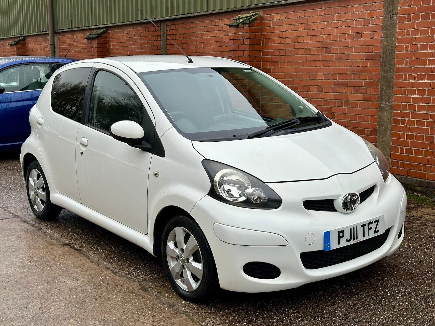 Used Toyota AYGO 2011 for sale - 77045371: Photo 10