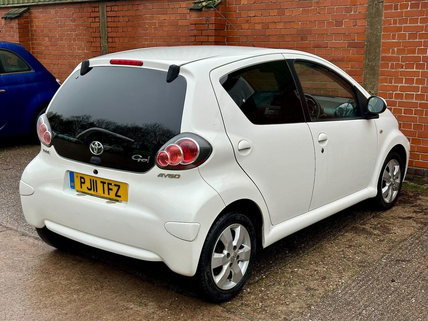 Used Toyota AYGO 2011 for sale - 77045371: Photo 22