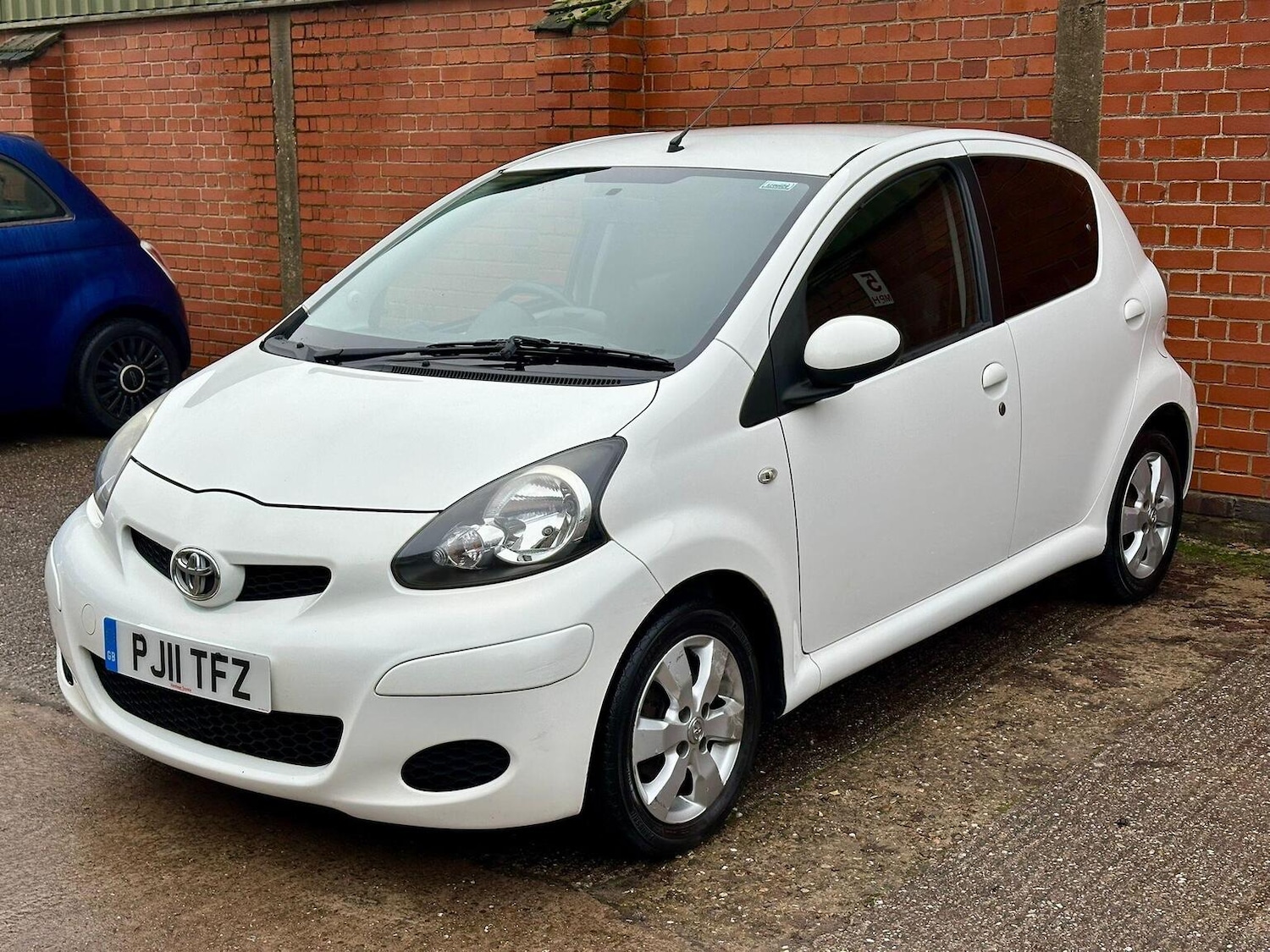 Used Toyota AYGO 2011 for sale - 77045371: Photo 24