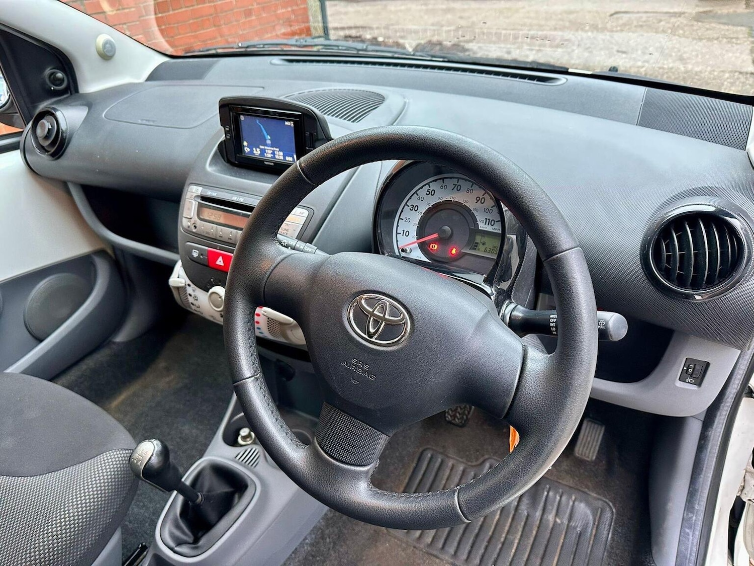 Used Toyota AYGO 2011 for sale - 77045371: Photo 25