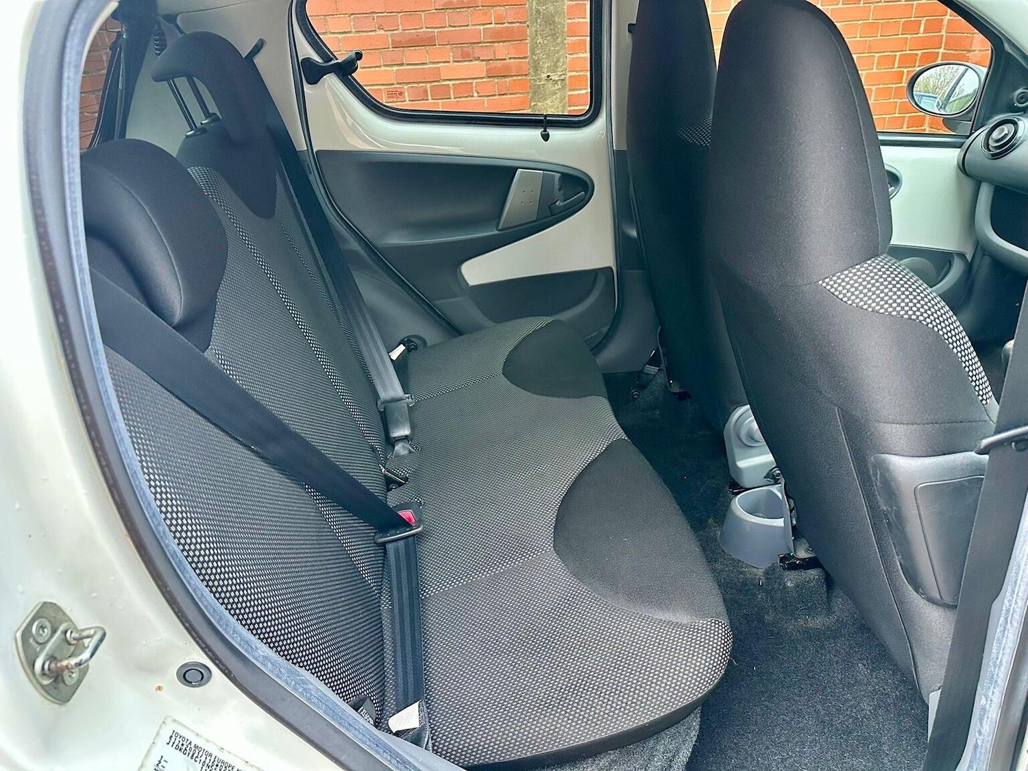 Used Toyota AYGO 2011 for sale - 77045371: Photo 7