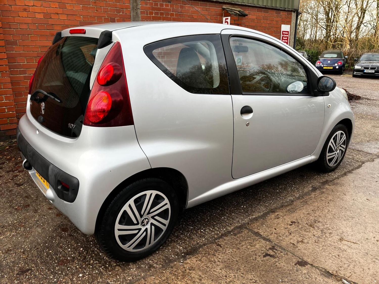 Used Peugeot 107 2013 for sale - 76935294: Photo 11