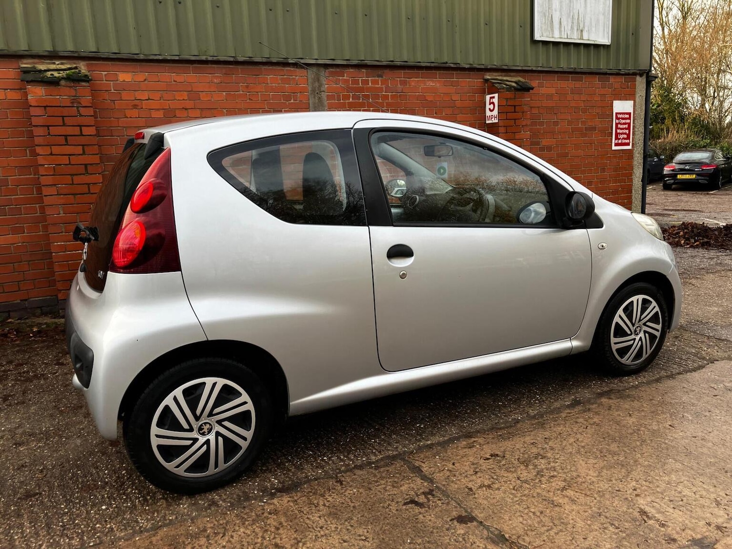 Used Peugeot 107 2013 for sale - 76935294: Photo 12