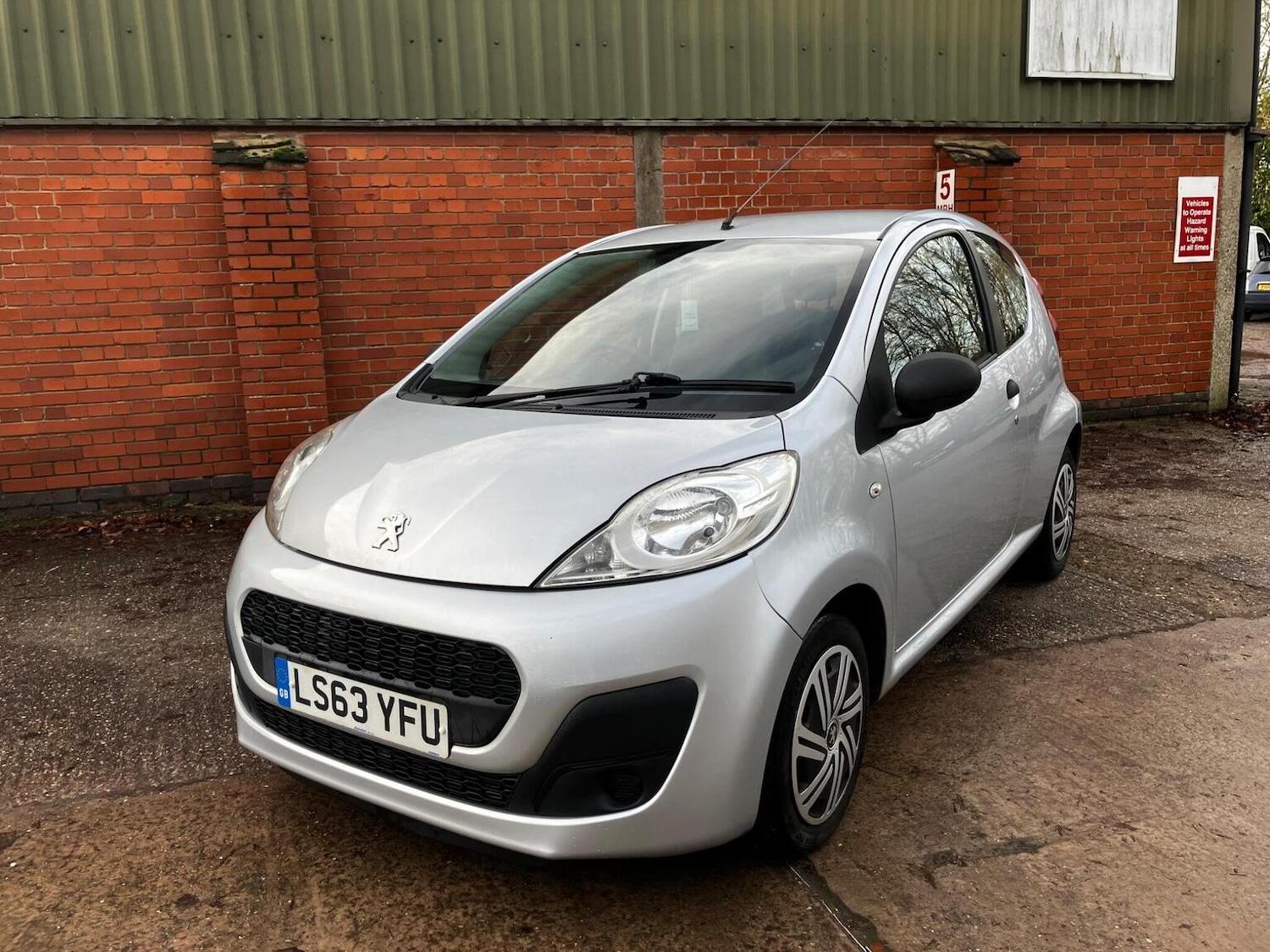 Used Peugeot 107 2013 for sale - 76935294: Photo 23